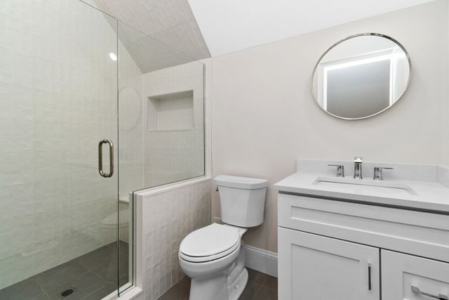 10 Central Ave 10, Newton, MA 02460