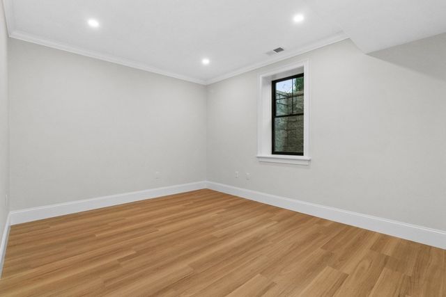 10 Central Ave 10, Newton, MA 02460