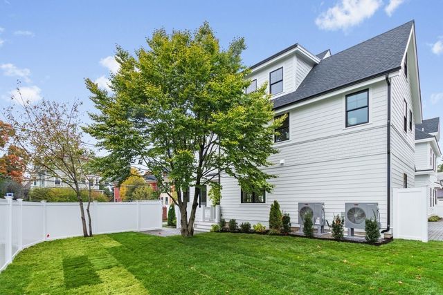 10 Central Ave 10, Newton, MA 02460