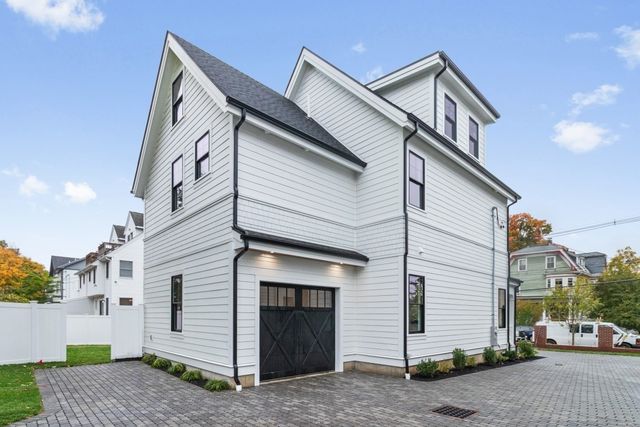10 Central Ave 10, Newton, MA 02460