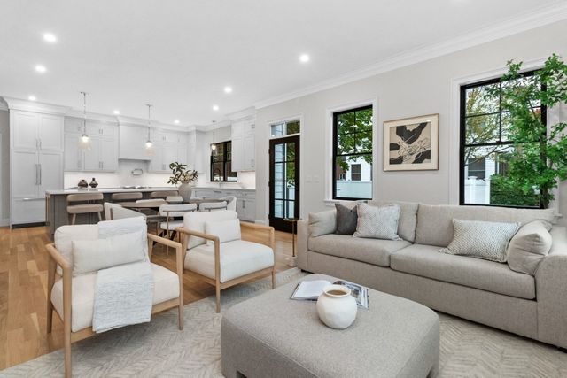 10 Central Ave 10, Newton, MA 02460
