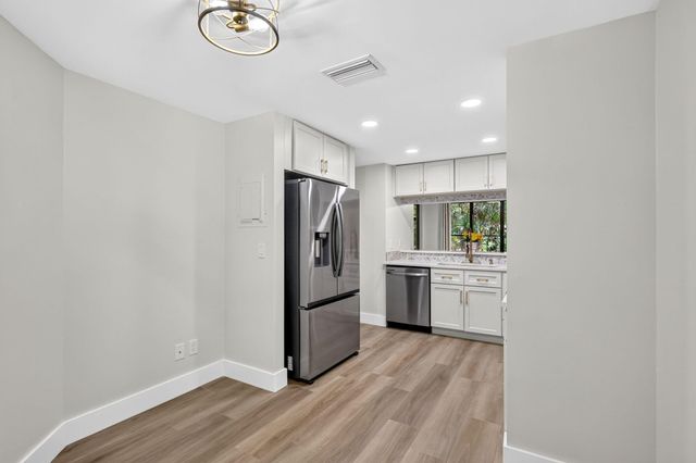 5250 SE Seascape Way 102, Stuart, FL 34997