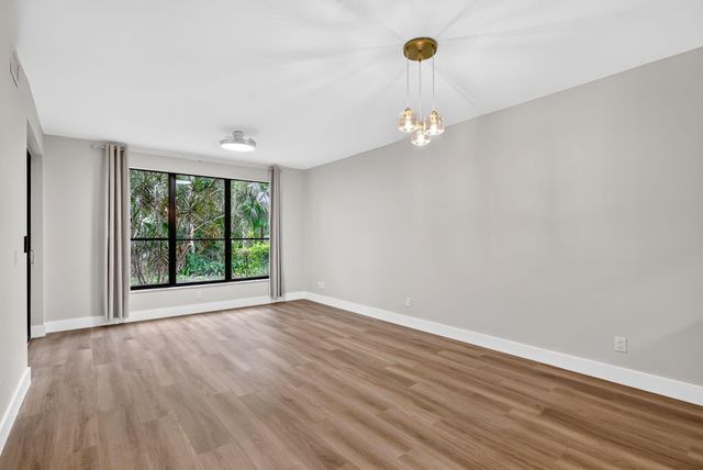 5250 SE Seascape Way 102, Stuart, FL 34997