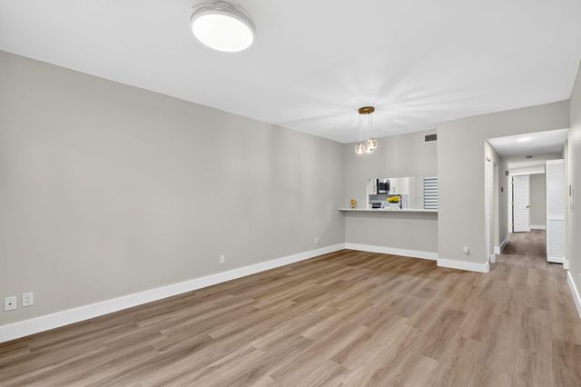 5250 SE Seascape Way 102, Stuart, FL 34997