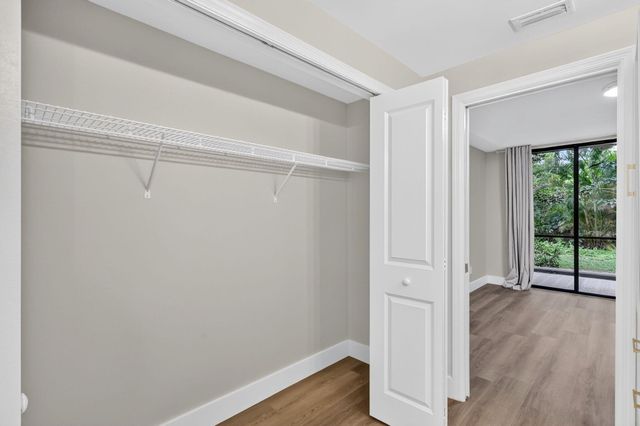 5250 SE Seascape Way 102, Stuart, FL 34997