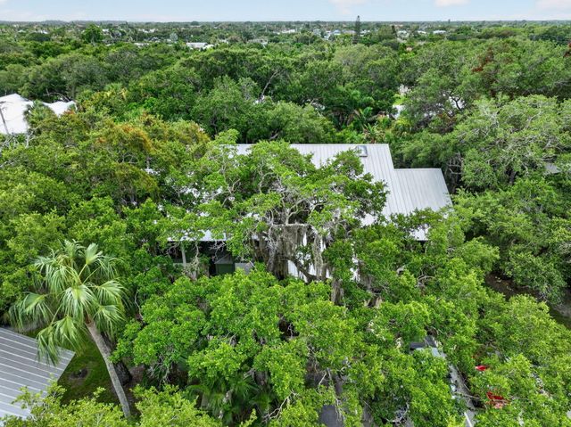 5250 SE Seascape Way 102, Stuart, FL 34997