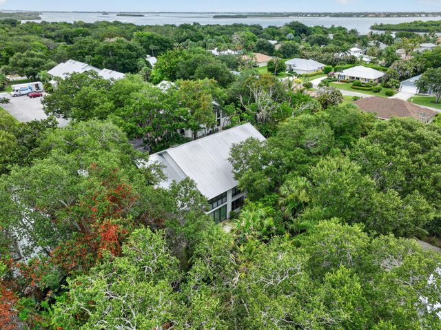 5250 SE Seascape Way 102, Stuart, FL 34997