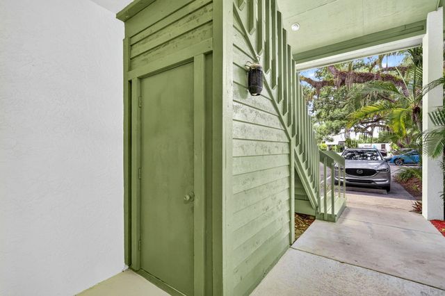 5250 SE Seascape Way 102, Stuart, FL 34997