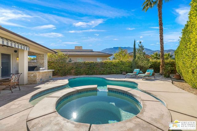 1586 Sienna Court, Palm Springs, CA 92262