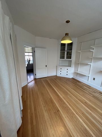 1675 Beacon St. B, Brookline, MA 02445