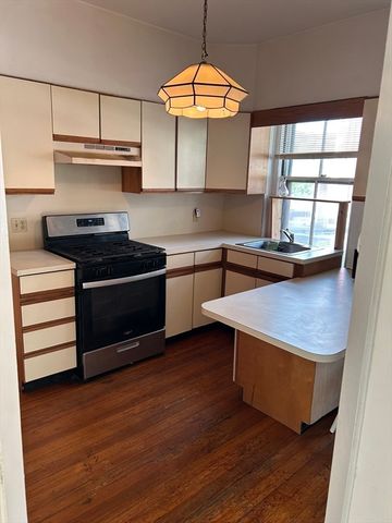1675 Beacon St. B, Brookline, MA 02445