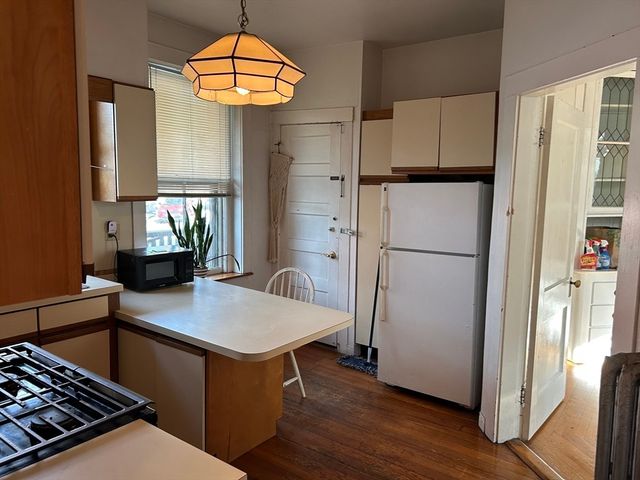 1675 Beacon St. B, Brookline, MA 02445