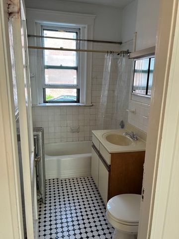 1675 Beacon St. B, Brookline, MA 02445