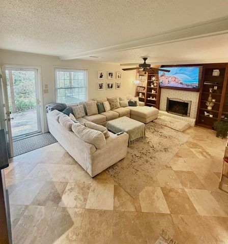 43 Colony Road, Little Rock, AR 72227