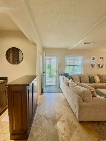 43 Colony Road, Little Rock, AR 72227