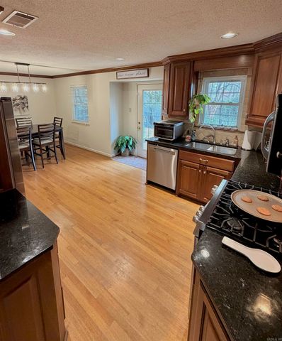 43 Colony Road, Little Rock, AR 72227