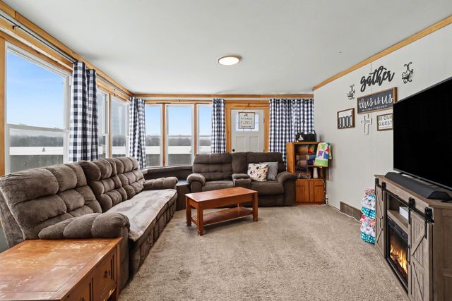 5033 1st Street, New Era, MI 49446
