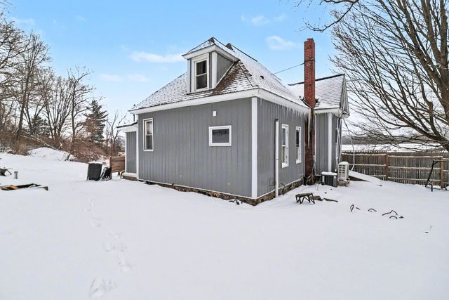 5033 1st Street, New Era, MI 49446