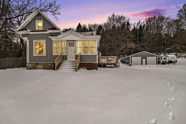 5033 1st Street, New Era, MI 49446