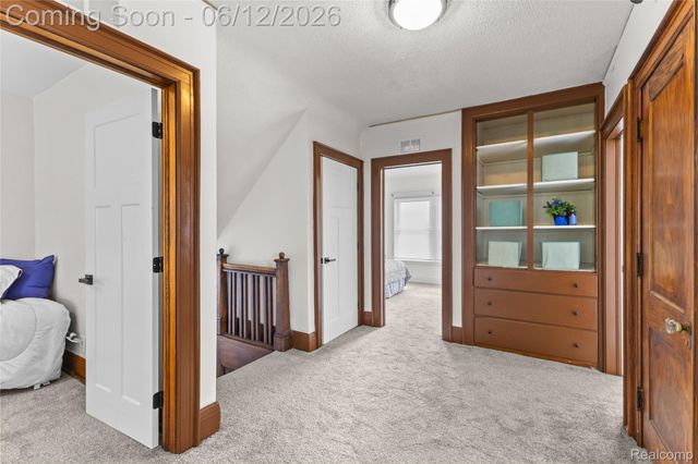 1066 E Grand Boulevard, Detroit, MI 48207