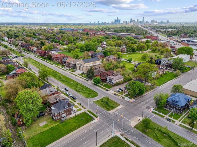 1066 E Grand Boulevard, Detroit, MI 48207