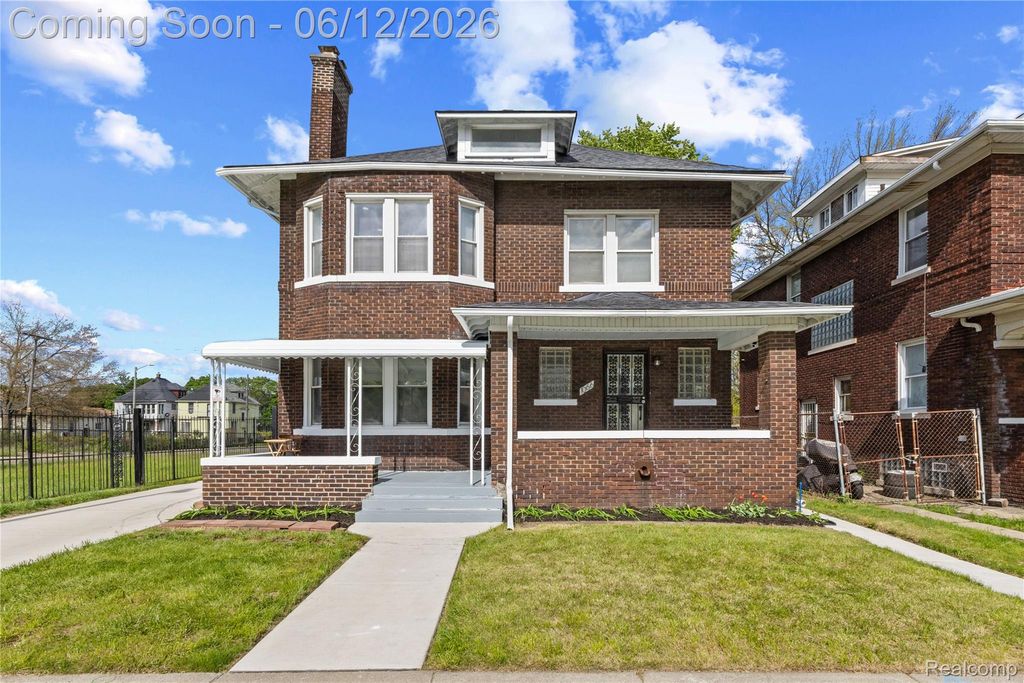 1066 E Grand Boulevard, Detroit, MI 48207