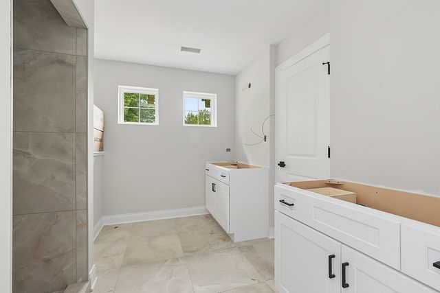 7630 W 66th Street, Bedford Park, IL 60501