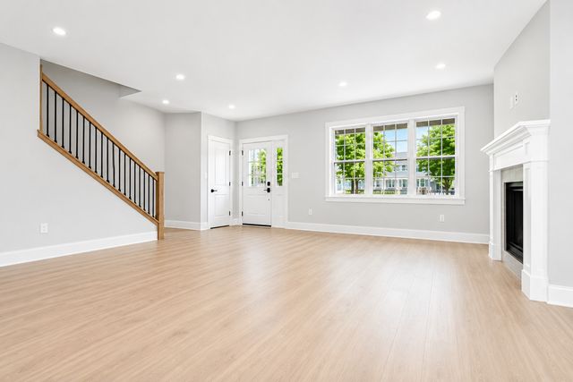 7630 W 66th Street, Bedford Park, IL 60501