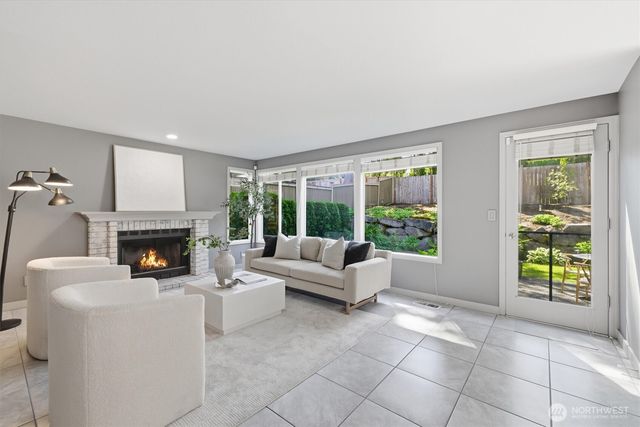 15215 92nd Place NE, Bothell, WA 98011