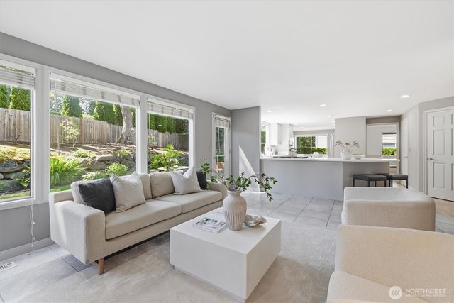 15215 92nd Place NE, Bothell, WA 98011