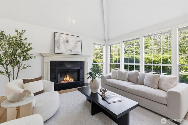 15215 92nd Place NE, Bothell, WA 98011
