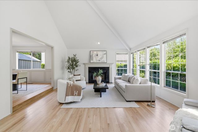 15215 92nd Place NE, Bothell, WA 98011