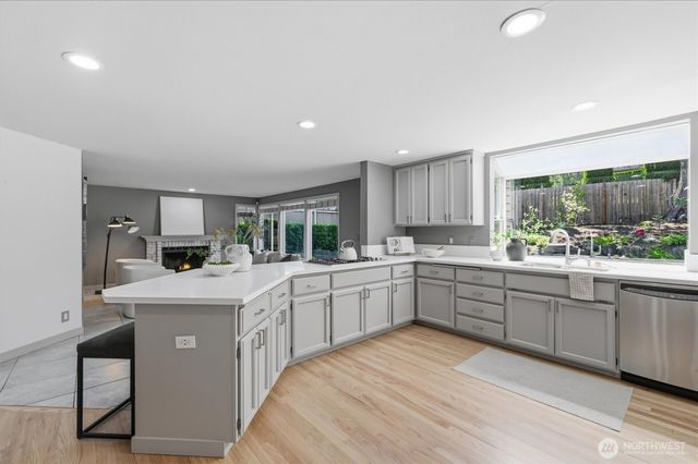15215 92nd Place NE, Bothell, WA 98011