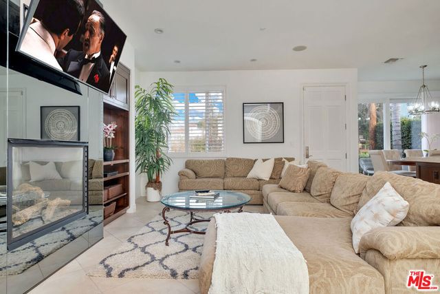 3000 Grand Canal, Venice, CA 90291