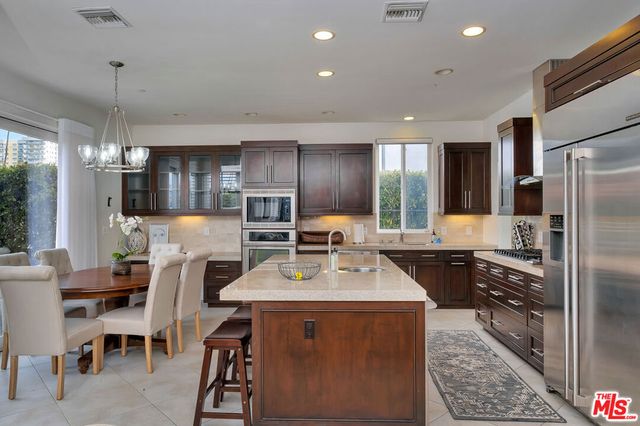 3000 Grand Canal, Venice, CA 90291