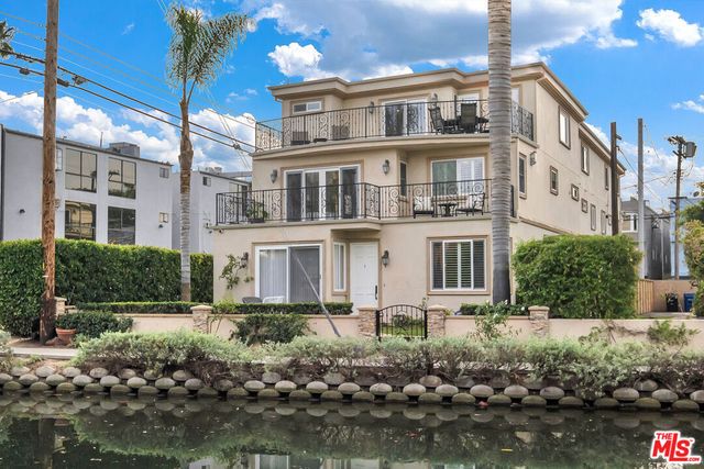 3000 Grand Canal, Venice, CA 90291