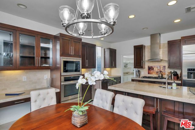 3000 Grand Canal, Venice, CA 90291