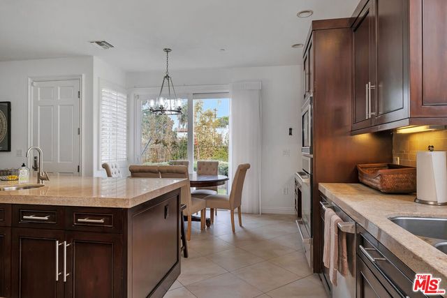 3000 Grand Canal, Venice, CA 90291