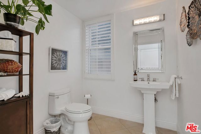 3000 Grand Canal, Venice, CA 90291