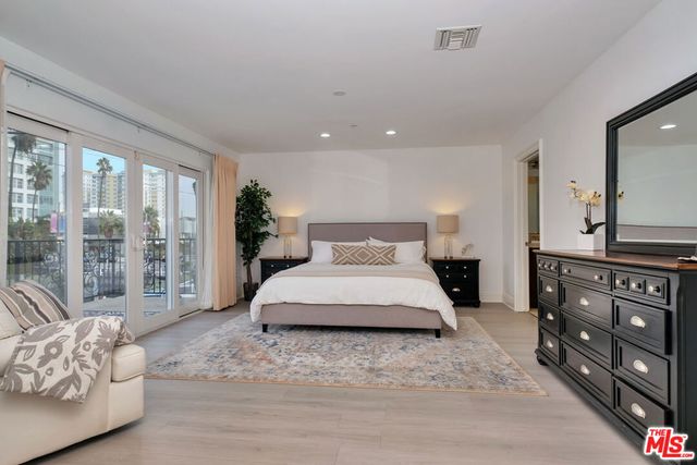 3000 Grand Canal, Venice, CA 90291