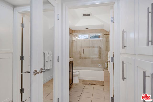 3000 Grand Canal, Venice, CA 90291