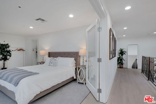 3000 Grand Canal, Venice, CA 90291