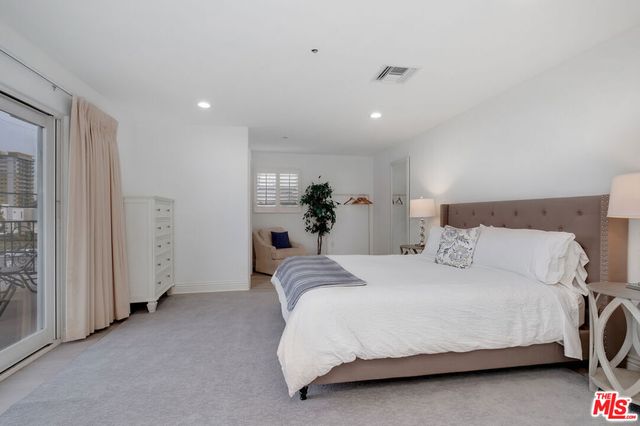 3000 Grand Canal, Venice, CA 90291