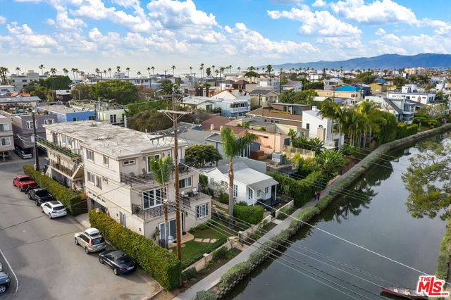 3000 Grand Canal, Venice, CA 90291
