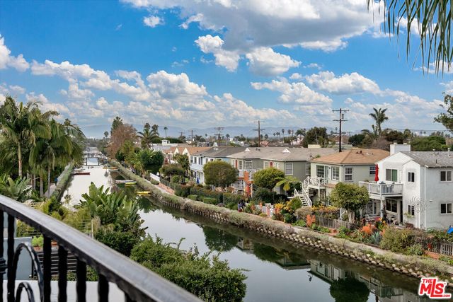 3000 Grand Canal, Venice, CA 90291