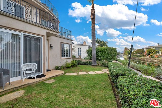 3000 Grand Canal, Venice, CA 90291