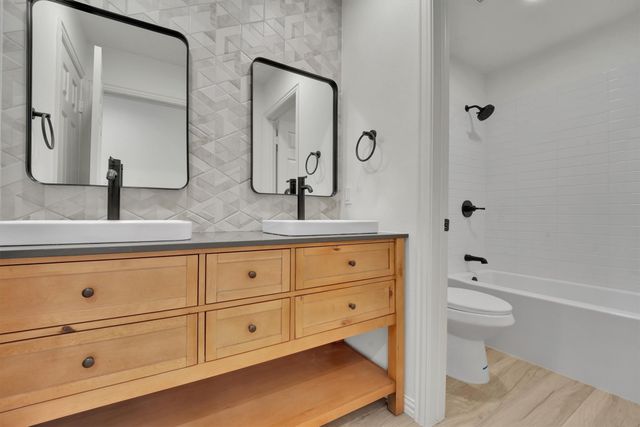 809 Forest Lakes Court, Keller, TX 76248