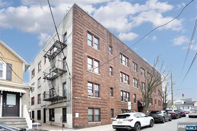 1100 83rd C3, North Bergen, NJ 07047