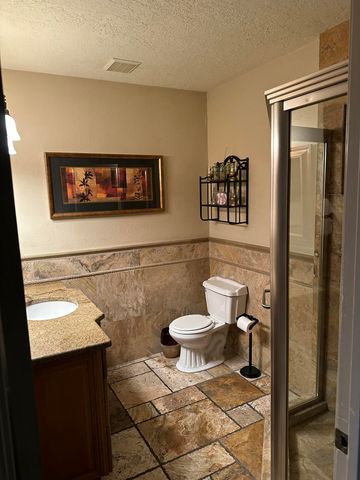 907 Foothill Drive SW, Albuquerque, NM 87105