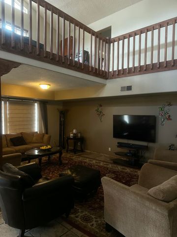 907 Foothill Drive SW, Albuquerque, NM 87105